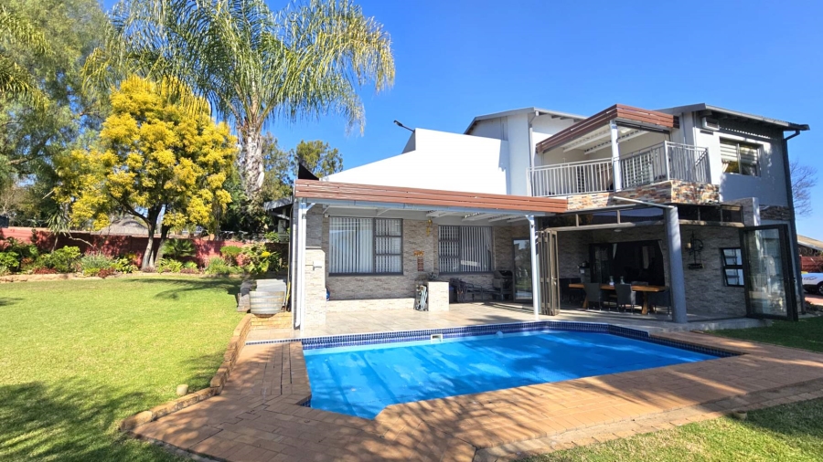 4 Bedroom Property for Sale in Ifafi North West